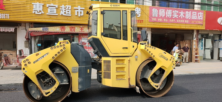 宝马双钢轮2.jpg